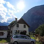 Daire Marie B Hallstatt