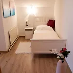 Marie B Χάλστατ